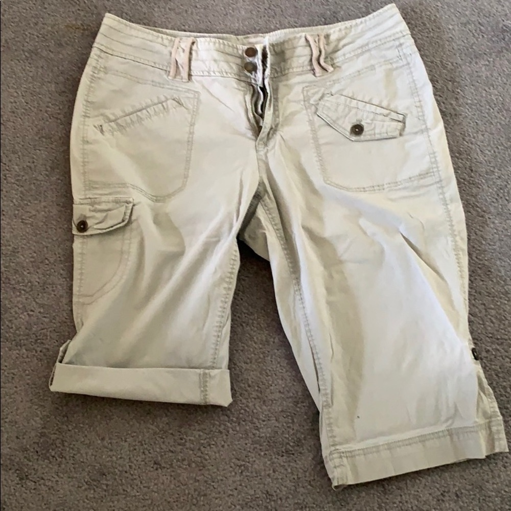 DKNY Capris
